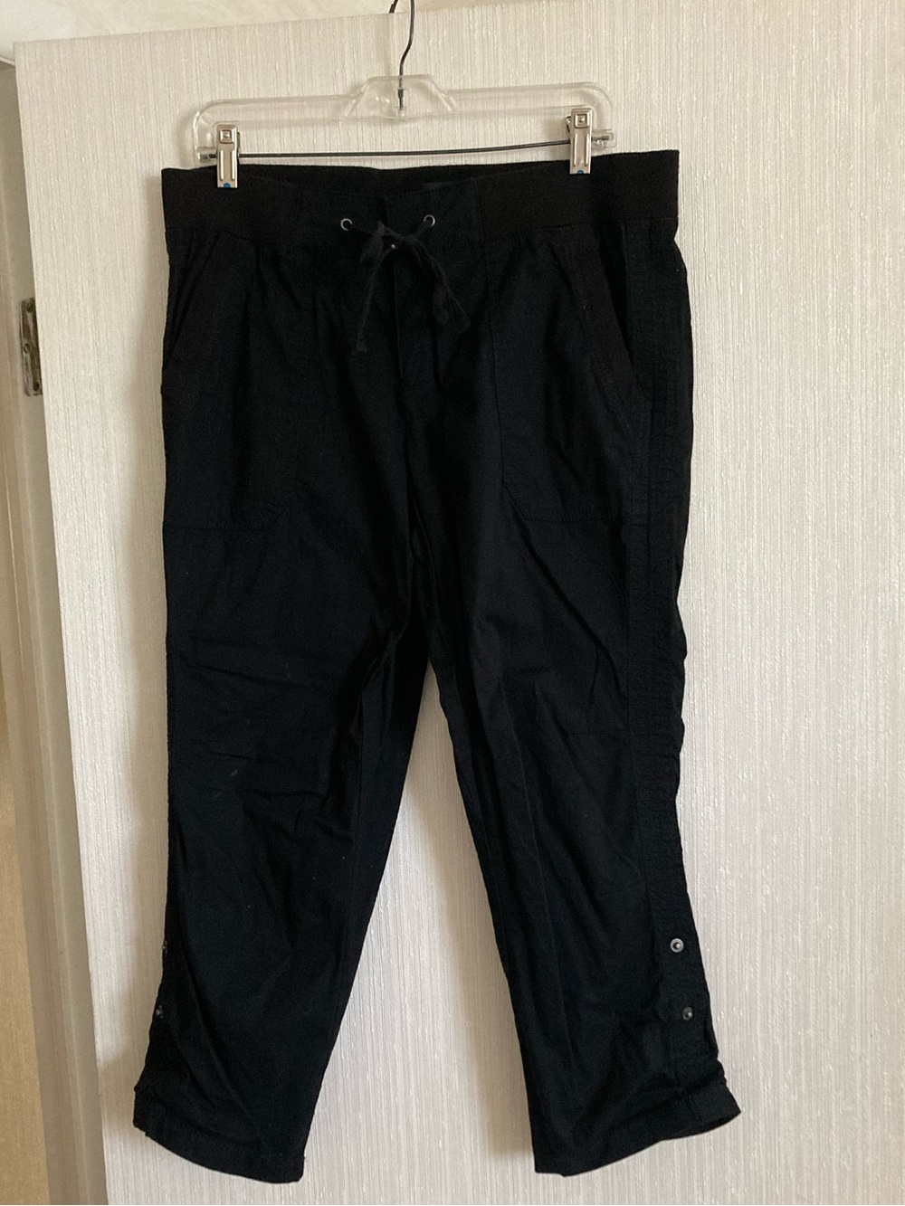 Lord & Taylor lightweight, cropped pants